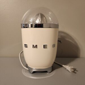 SMEG Retro-Style Electric Citrus Juicer [CJF11] Cream Color Brand New Glossy
